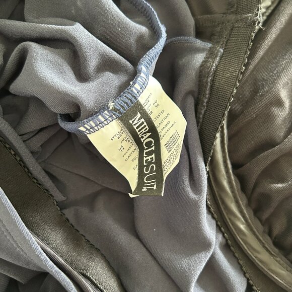 NWT Miraclesuit Tankini Top 14 Blue Mirage Underwire Asymmetric Mesh Swim - Picture 9 of 10